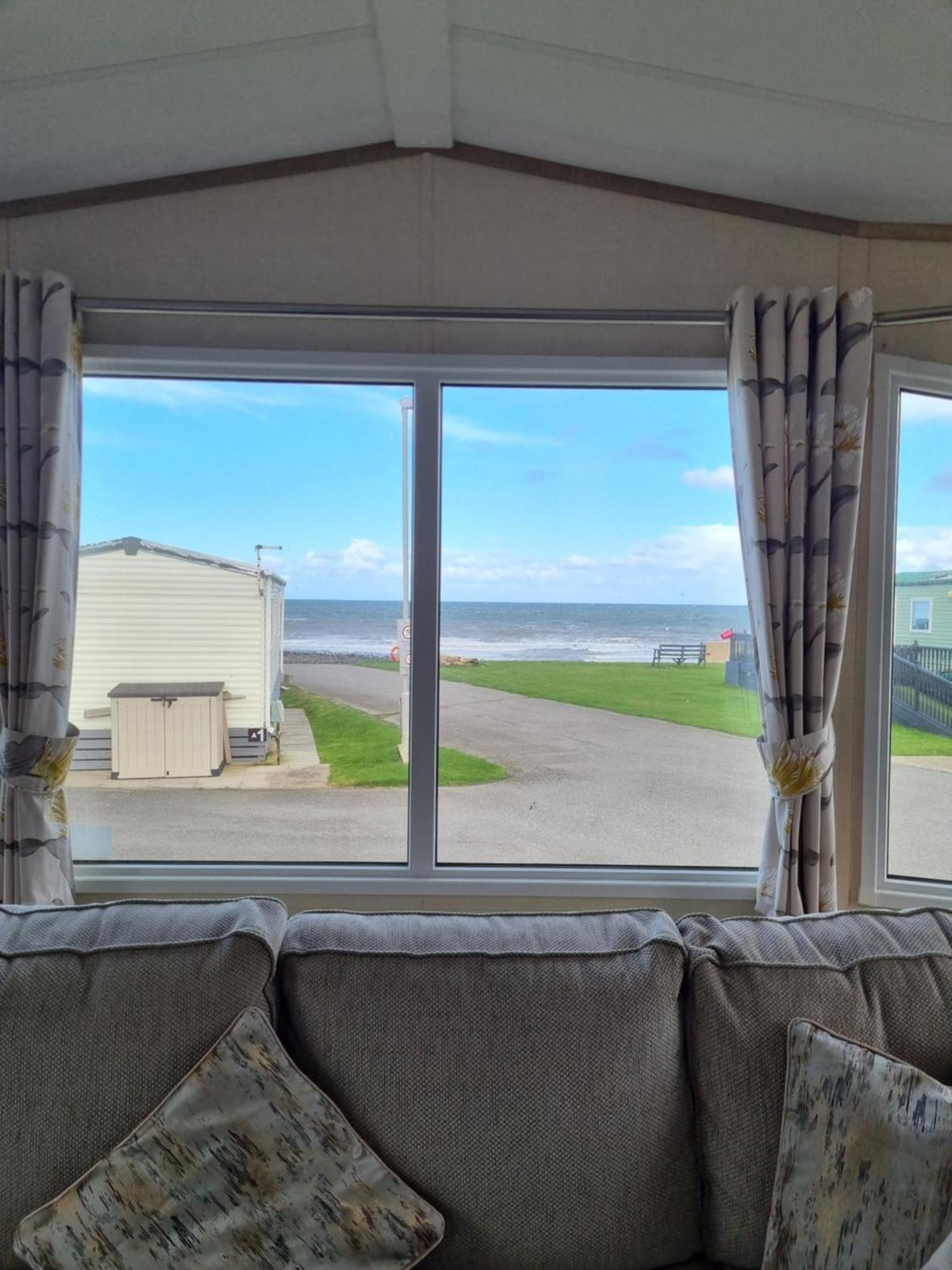 Bayview At Pengarreg Llanrhystyd Exterior foto